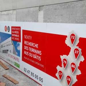 Habillage de palissade de chantier au Maroc